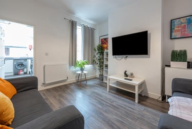 6 bed house, Ermine Road, Hoole, Chester, CH23PL - Image 1