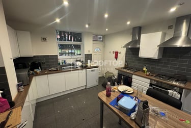 7 bed house, Ash Grove, Hyde Park, Leeds, LS61AX - Image 4