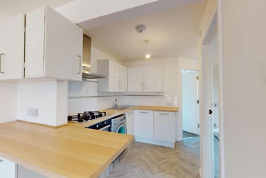 5 bed house, High Street, Twerton, Bath, BA21DB - Image 1