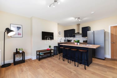 4 bed house, Kelso Road, Woodhouse, Leeds, LS29PR - Image 4