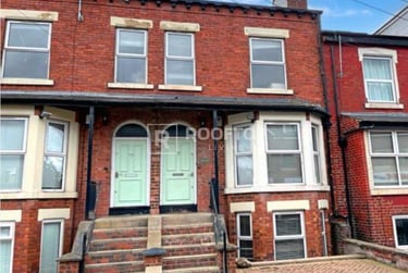 8 bed house, Queens Road, Hyde Park, Leeds, LS61HU - Image 2