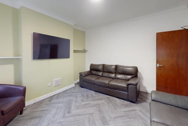 6 bed house, Dunlop Avenue, Lenton, Nottingham, NG72BW - Image 2