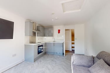 2 bed house, Priddy Close, Twerton, Bath, BA21BT - Image 1