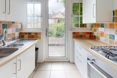 1 bed house, Herbert Road, Twerton, Bath, BA23PR - Image 2