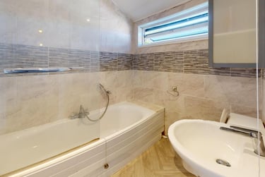 2 bed house, Priddy Close, Twerton, Bath, BA21BT - Image 11