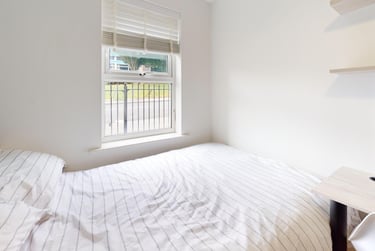 2 bed house, St Ann's Place, Kirkstall, Leeds, LS53LF - Image 12