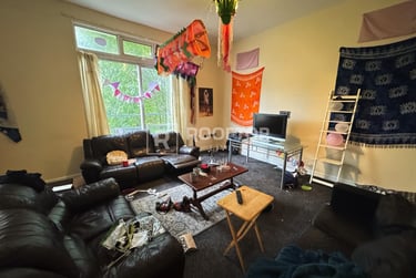 9 bed house, Moorland Avenue, Hyde Park, Leeds, LS61AP - Image 3