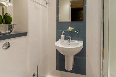 Premium 4 Bed Ensuite - Image 7