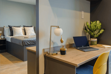 Classic 4 Bed Ensuite at Symons House, Belgrave Street, Burley Park, Leeds, LS28DD - Image 5