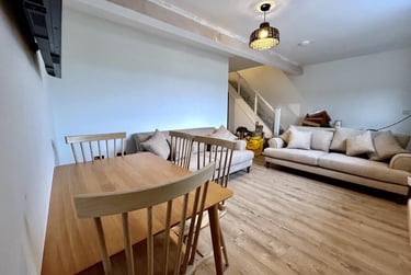 6 bed house, St Bedes Close, Nevilles Cross, Durham, DH14AB - Image 2