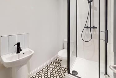 6 bed house, Thurloe Street, Victoria Park, Manchester, M145SG - Image 1