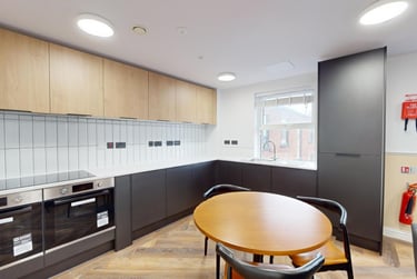 5 bed house, Thurloe Street, Victoria Park, Manchester, M145SG - Image 1