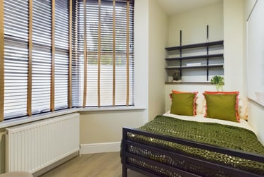 7 bed house, St. Catherines, St Catherines, Lincoln, LN58LW - Image 1