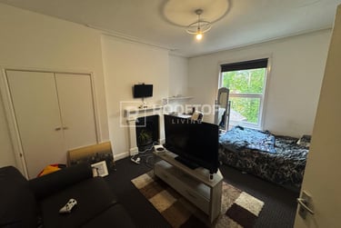 6 bed house, Victoria Road, Hyde Park, Leeds, LS61DR - Image 5