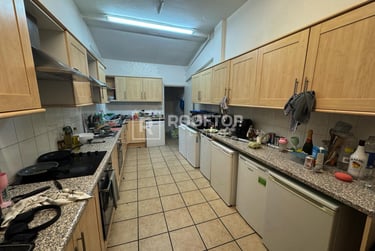 8 bed house, Belle Vue Road, Hyde Park, Leeds, LS31HF - Image 3