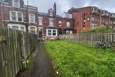 9 bed house, Belle Vue Road, Hyde Park, Leeds, LS31HG - Image 2