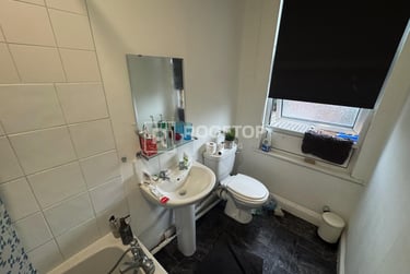 9 bed house, Belle Vue Road, Hyde Park, Leeds, LS31HG - Image 12