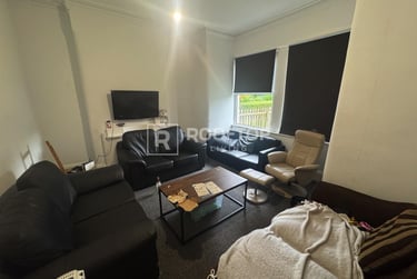 9 bed house, Belle Vue Road, Hyde Park, Leeds, LS31HG - Image 5