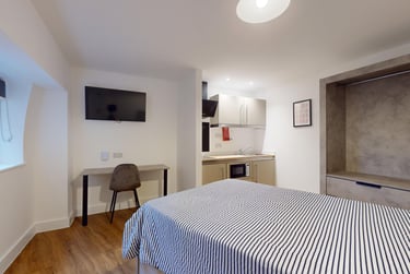 1 bed house, Lemyngton Street, City Centre, Loughborough, LE111UH - Image 1