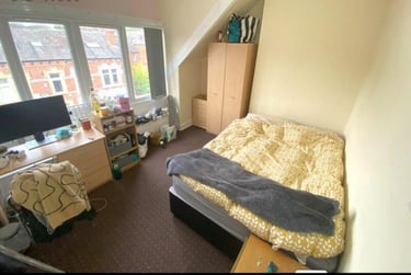 6 bed house, Regent Park Avenue, Rampart Road, Leeds, LS62AU - Image 2