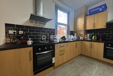 7 bed house, Chestnut Avenue, Hyde Park, Leeds, LS61BA - Image 15