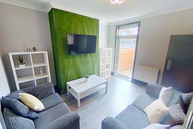 5 bed house, Sydney Road, Newton, Chester, CH14BN - Image 1