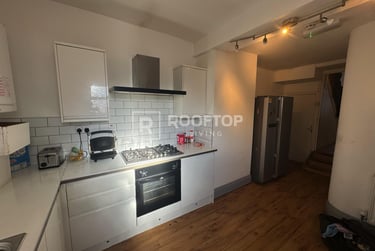 6 bed house, Ebberston Terrace, Hyde Park, Leeds, LS61AU - Image 3