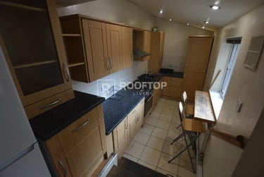 6 bed house, Norwood Road, Hyde Park, Leeds, LS61DZ - Image 2
