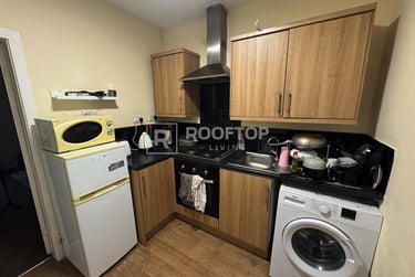 2 bed house, Moorland Avenue, Hyde Park, Leeds, LS61AP - Image 2