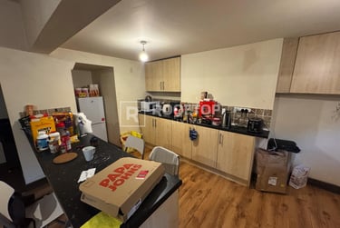 2 bed house, Moorland Avenue, Hyde Park, Leeds, LS61AP - Image 2