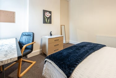 5 bed house, Lorne Street, City Centre, Chester, CH14AE - Image 2