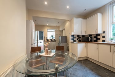 5 bed house, Lorne Street, City Centre, Chester, CH14AE - Image 1