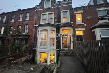 9 bed house, Belle Vue Road, Hyde Park, Leeds, LS31HG - Image 2