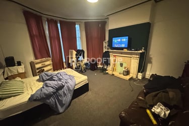 10 bed house, Regent Park Avenue, Rampart Road, Leeds, LS62AU - Image 4