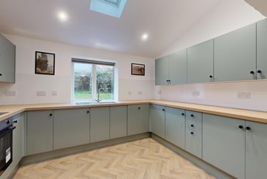 7 bed house, Brookfield Park, Weston, Bath, BA14JJ - Image 2