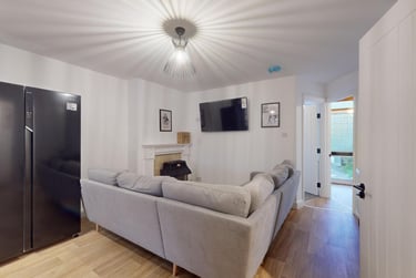 5 bed house, High Street, Twerton, Bath, BA21DB - Image 2