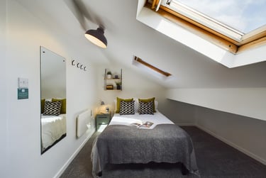 7 bed house, Kippax Street, Rusholme, Manchester, M144FX - Image 1