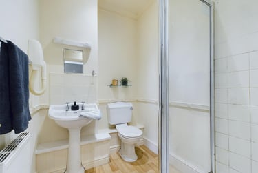 6 bed house, West Parade, West End, Lincoln, LN11LY - Image 13