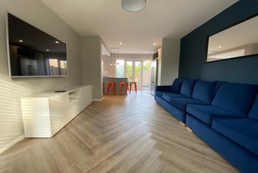 6 bed house, Loweswater Drive, Shelthorpe, Loughborough, LE113RR - Image 2