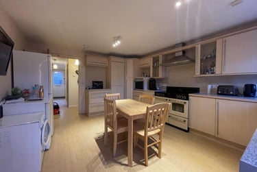 4 bed house, Kingfisher Way, City Centre, Loughborough, LE113NF - Image 1