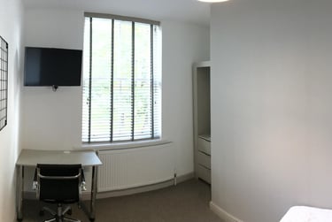 6 bed house, Rectory Place, City Centre, Loughborough, LE111UW - Image 3