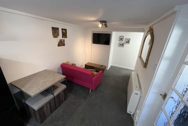 2 bed house, Wards End, City Centre, Loughborough, LE113HA - Image 2