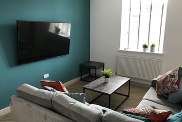 6 bed house, Rectory Place, City Centre, Loughborough, LE111UW - Image 1