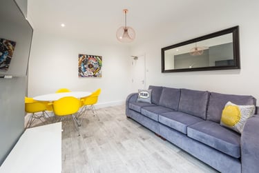 6 bed house, William Street, City Centre, Loughborough, LE113BX - Image 2