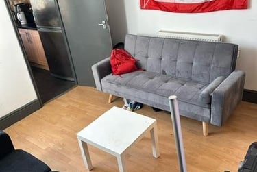 4 bed house, Broad Street, City Centre, Loughborough, LE115AB - Image 1