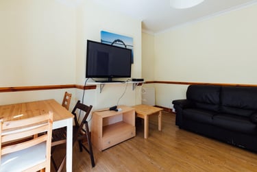 5 bed house, Oaklands Avenue, City Centre, Loughborough, LE113JF - Image 4