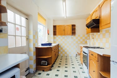 4 bed house, Forest Road, City Centre, Loughborough, LE113NR - Image 3