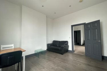1 bed house, Derby Road, City Centre, Loughborough, LE115AG - Image 3