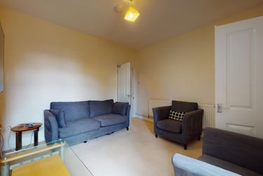 4 bed house, Derby Road, City Centre, Loughborough, LE115BX - Image 2