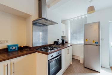 6 bed house, Meadow Lane, City Centre, Loughborough, LE111JY - Image 2